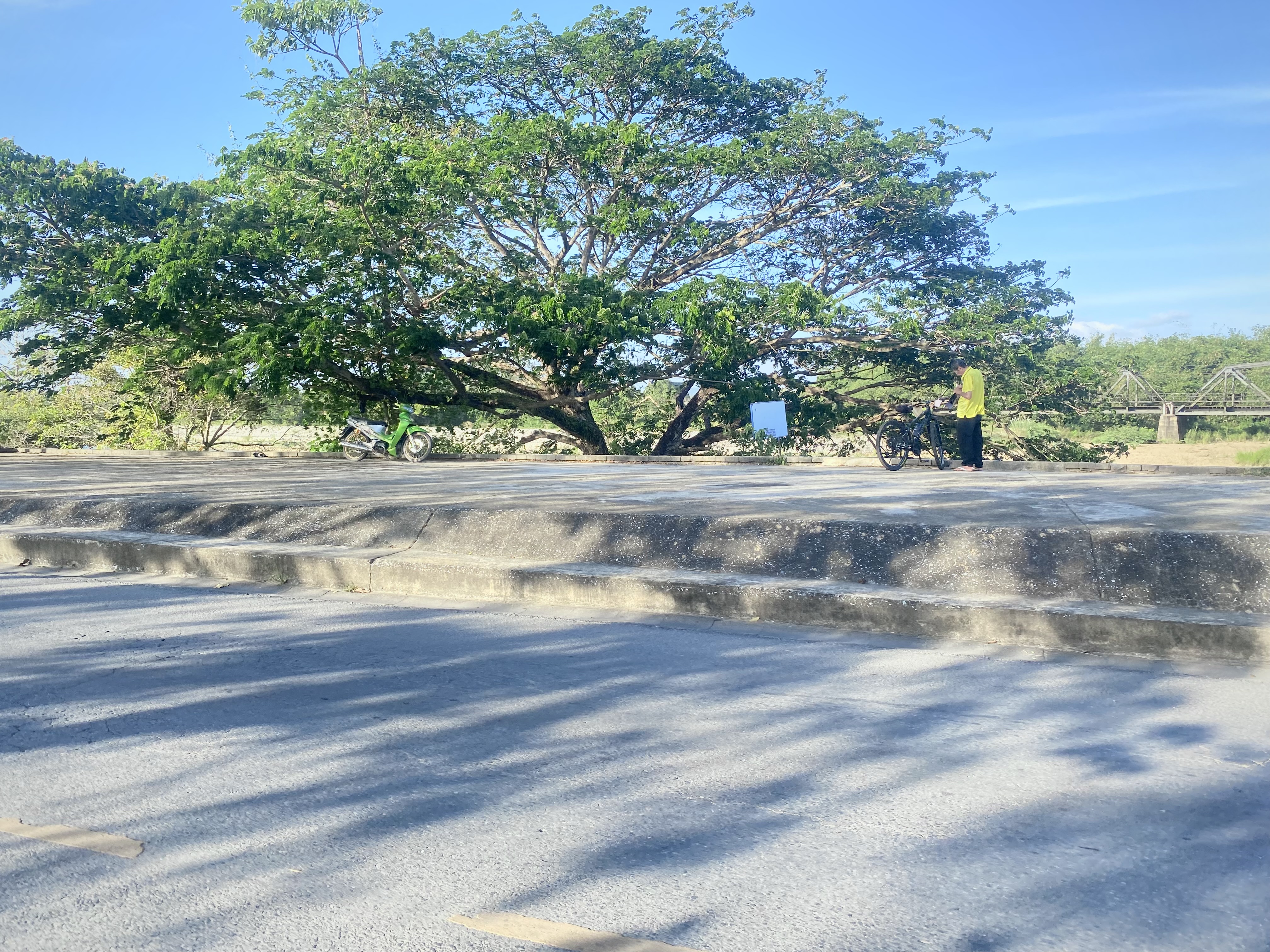 สถานีรถไฟยะลา ( Stesen Kereta Api Yala )