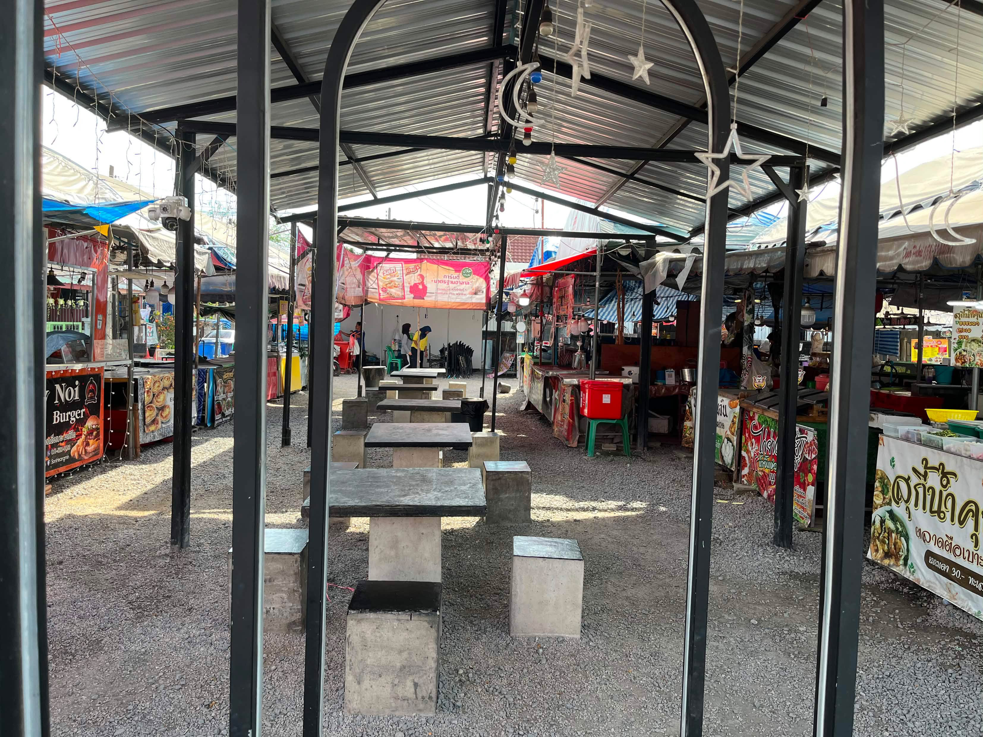 ตลาดตือเบาะ มาร์เก็ต/Tueba Market