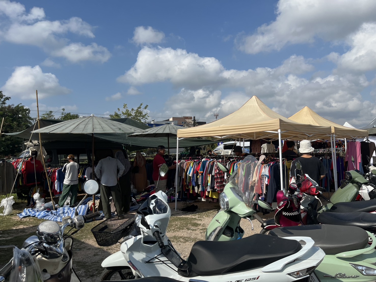 ตลาดนัดมะพร้าว