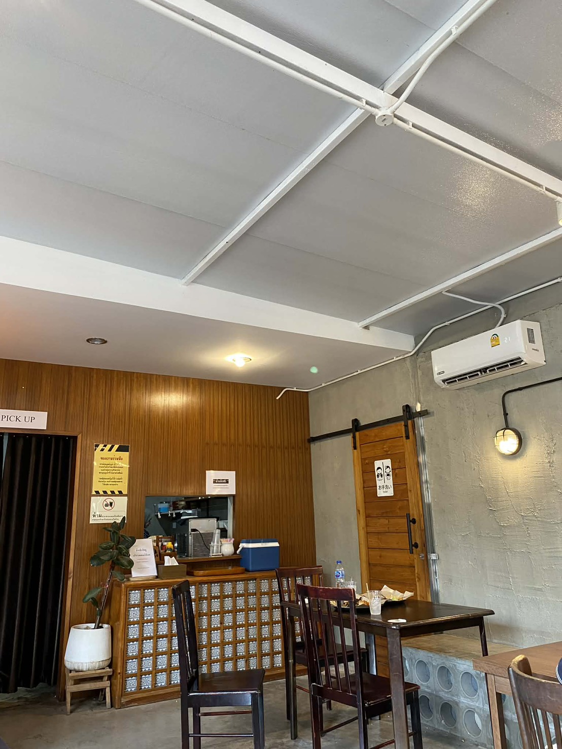 Lobby cafe